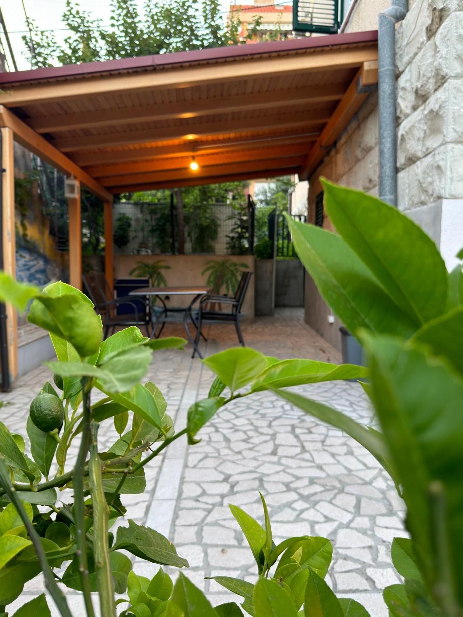 Valentinas Garden Apartment Сплит Екстериор снимка