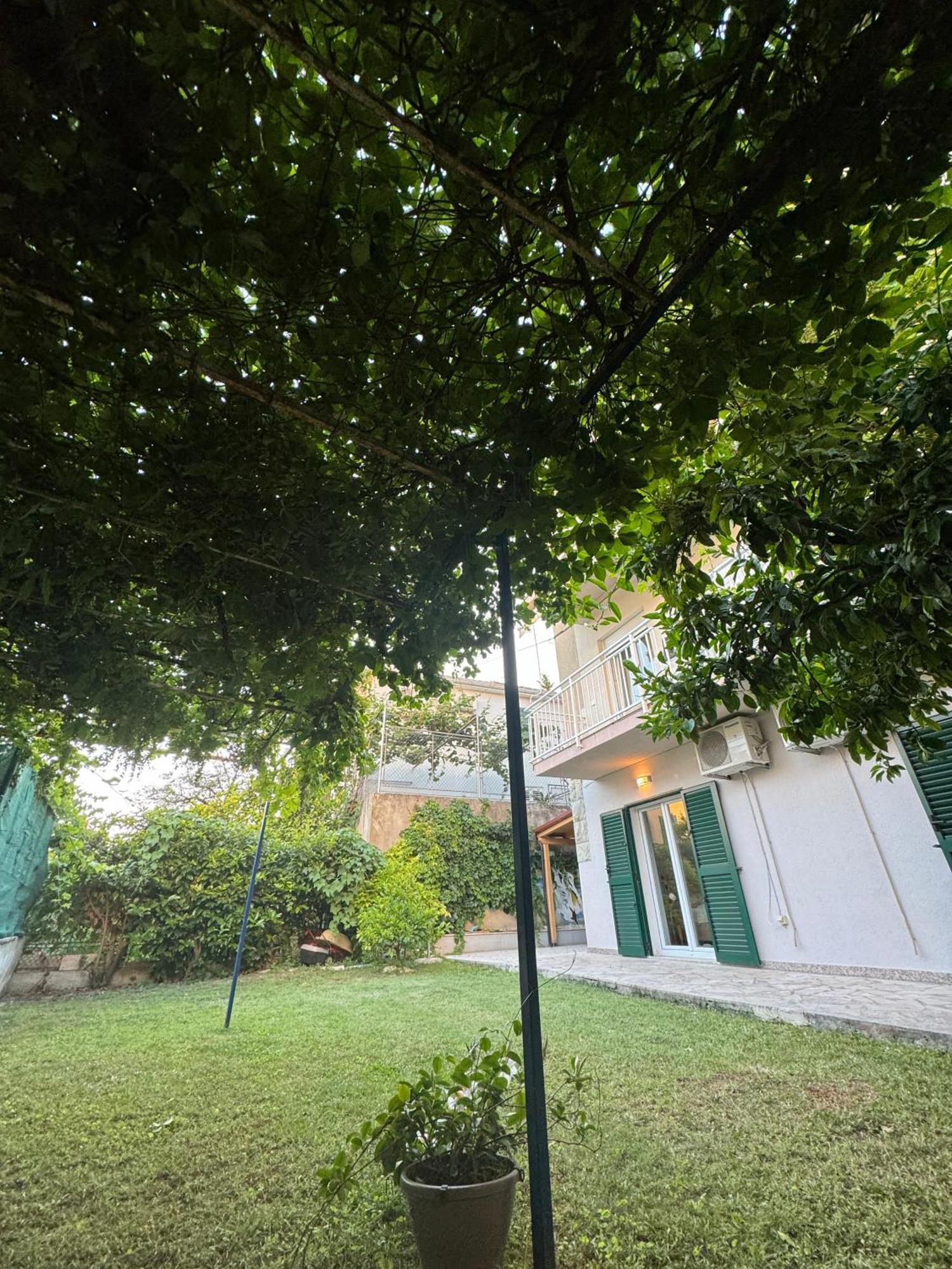 Valentinas Garden Apartment Сплит Екстериор снимка